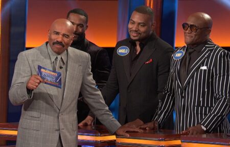 Steve Harvey and Bobby Lashley on 'Celebrity Family Feud'