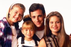 Full House cast - Jodie Sweetin, Mary-Kate Olsen, Bob Saget, Candace Cameron Bure