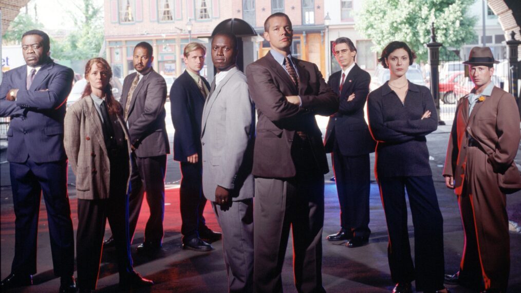 Andre Braugher as Frank Pembleton, Kyle Secor as Tim Bayliss and the Season 5 cast of Homicide: Life on the Street