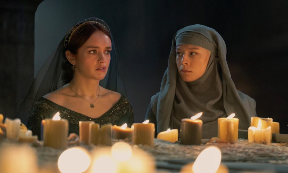 Olivia Cooke as Alicent, Emma D'Arcy as Rhaenyra in 'House of the Dragon' Season 2 Episode 3