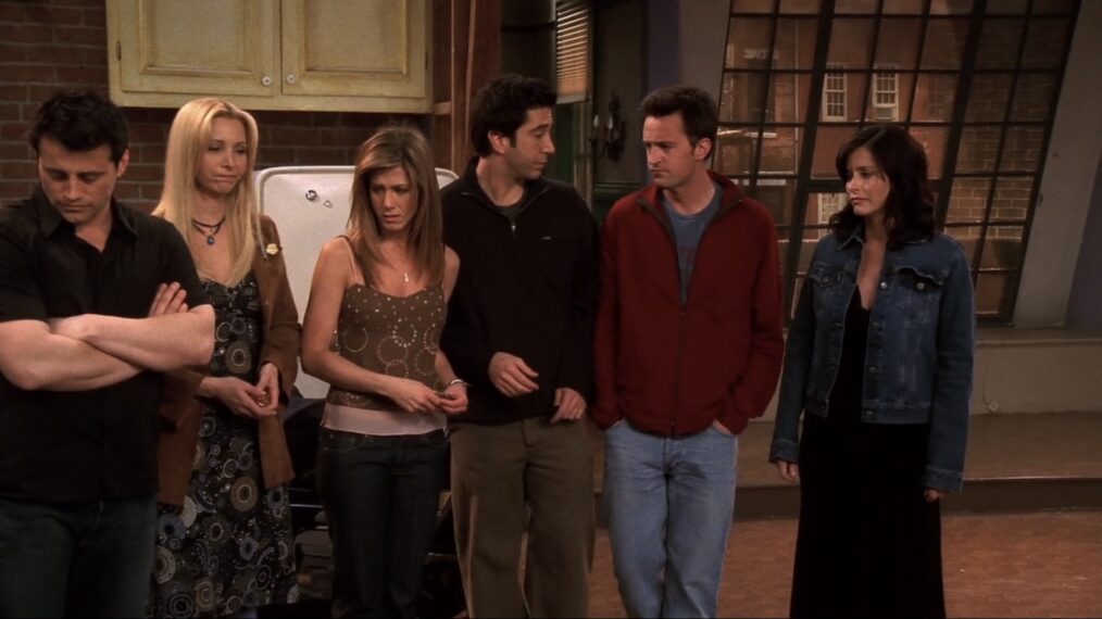 Lisa Kudrow as Phoebe Buffay, Matt Leblanc as Joey Tribbiani, Courteney Cox as Monica Geller, David Schwimmer as Ross Geller, Jennifer Aniston as Rachel Green, Matthew Perry as Chandler Bing in 'Friends'