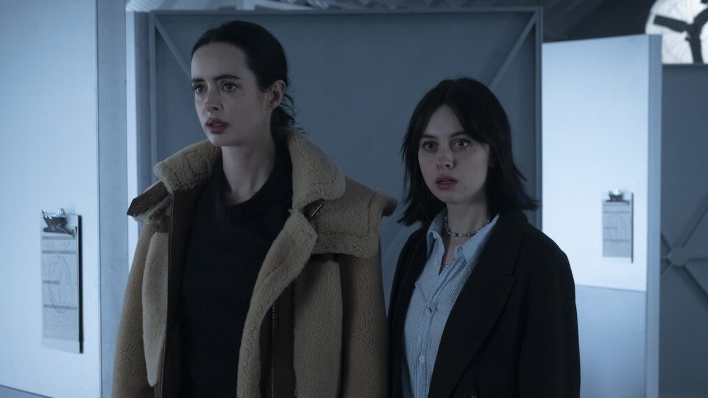 Krysten Ritter as Lucy, Amanda Fix as Jules in the 'Orphan Black: Echoes' Season 1 finale