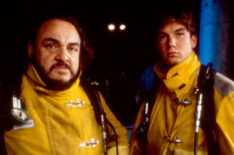 John Rhys-Davies as Arturo Maximilian and Jerry O'Connell as Quinn Mallory in 'Sliders'