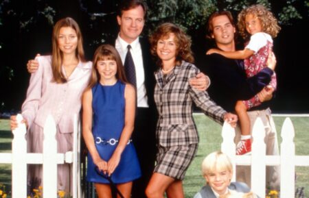 Jessica Biel, Beverley Mitchell, Stephen Collins, Barry Watson, MacKenzie Rosman, David Gallagher, and Happy the dog from '7th Heaven'