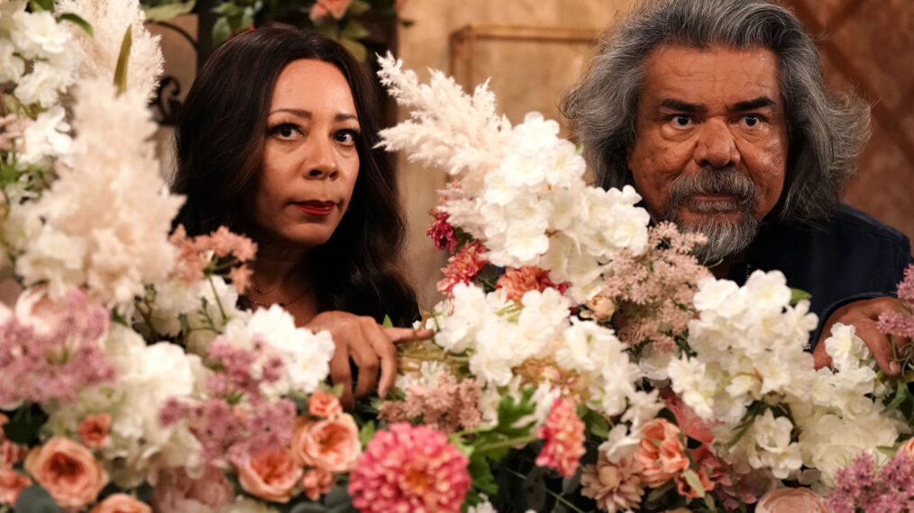 Selenis Leyva as Rosie, George Lopez as George in Lopez vs Lopez