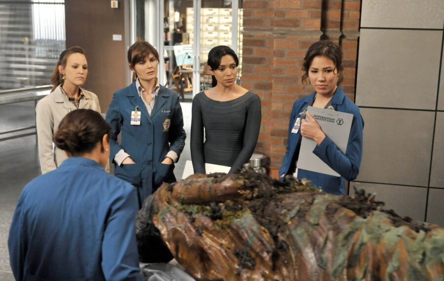 Carla Gallo as Daisy, Emily Deschanel as Brennan, Tamara Taylor as Cam, and Michaela Conlin as Angela — 'Bones' Season 6 Episode 6 "The Shallow in the Deep"