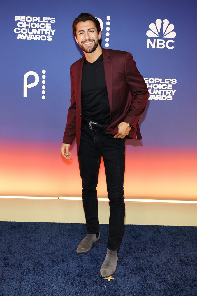 Jason Tartick attends the 2024 People's Choice Country Awards at The Grand Ole Opry on September 26, 2024 in Nashville, Tennessee.