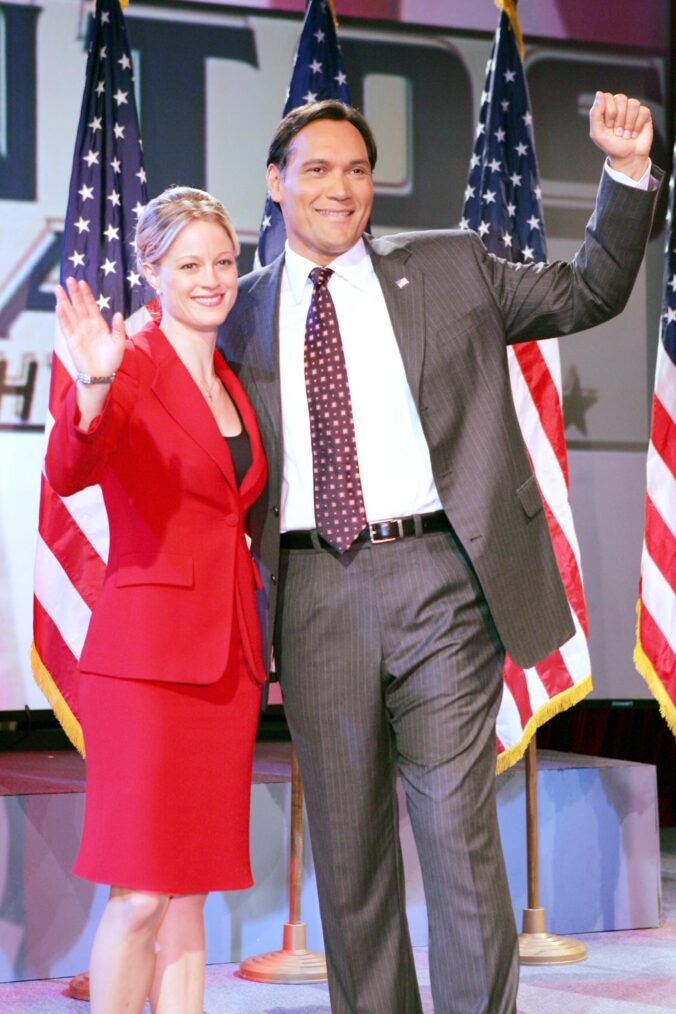 Teri Polo, Jimmy Smits in 'The West Wing' Season 7