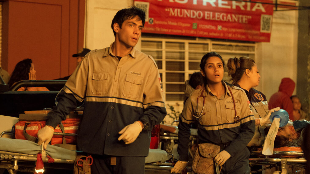 Diego Calva and Renata Vaca in 'Midnight Family' Episode 1