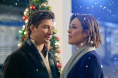 Daniel Lissing and Erin Krakow — 'Santa Tell Me'