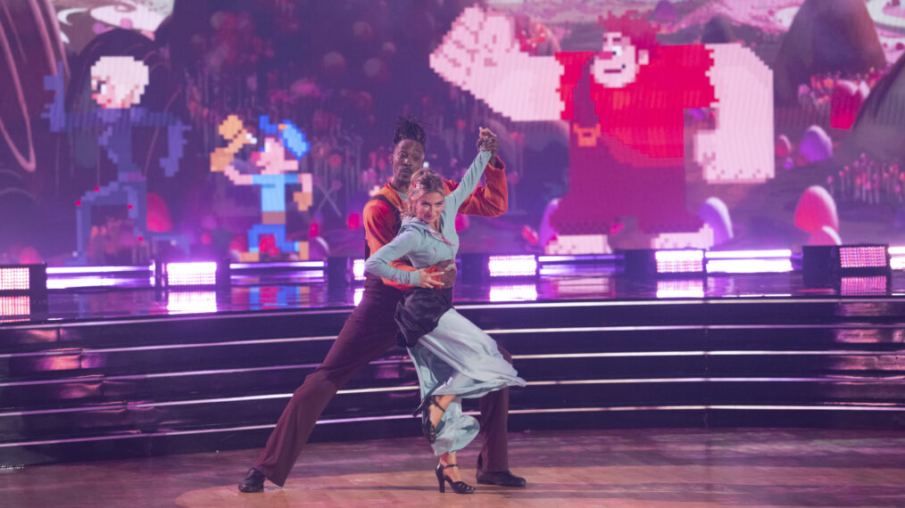 Dwight Howard and Daniella Karagach in Dancing with the Stars - Disney Night