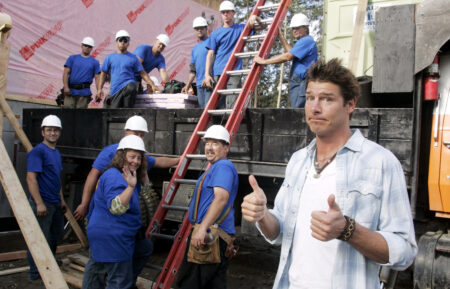 Ty Pennington in Extreme Makeover: Home Edition - 'Rogers Family Parts 1 2', North Pole, Alaska