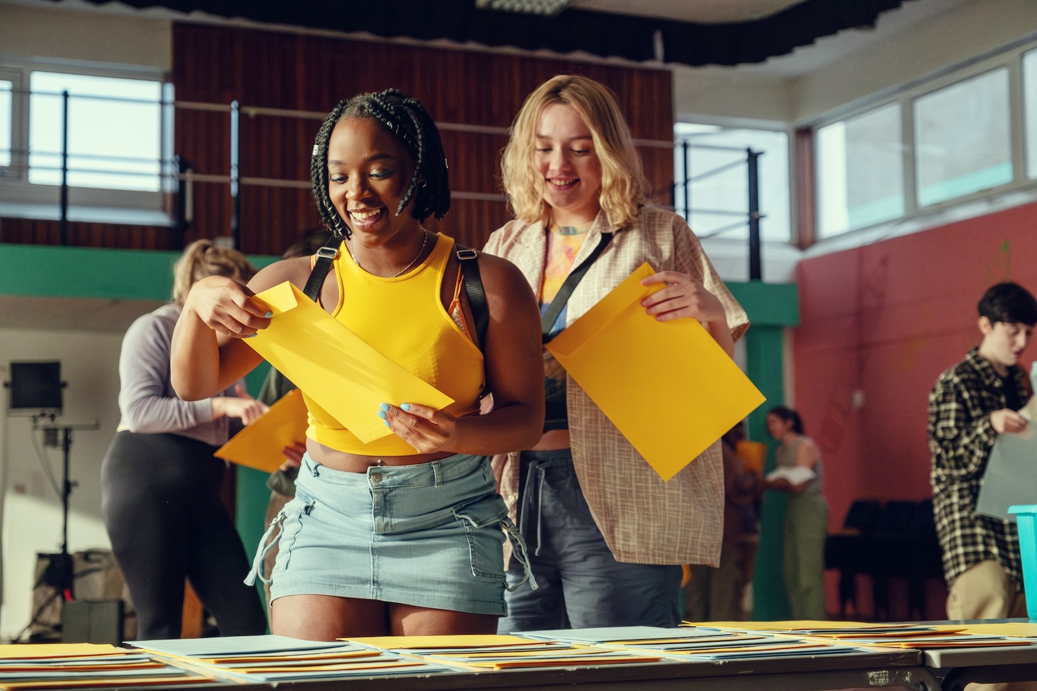 Corinna Brown and Imogen Heaney in 'Heartstopper' Season 3