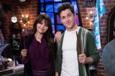 Selena Gomez, David Henrie in Wizards Beyond Waverly Place