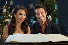 Lacey Chabert, Brennan Elliott in 'A Christmas Melody'