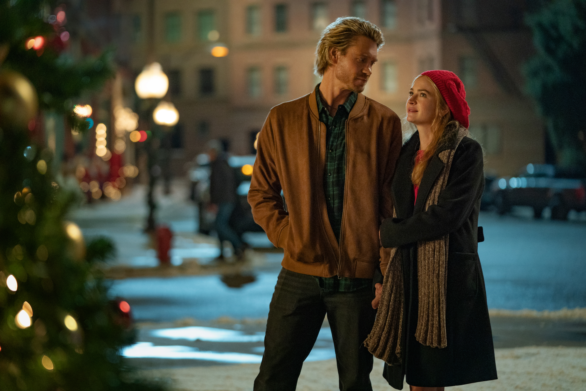 Chad Michael Murray as Luke and Britt Robertson as Ashley in The Merry Gentlemen.