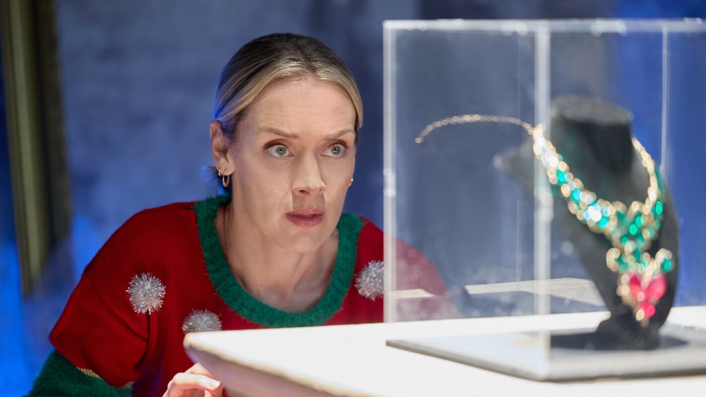 Rachel Skarsten in 'The Christmas Charade'