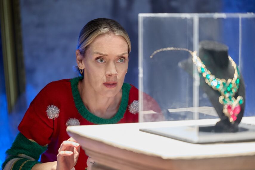 Rachel Skarsten in 'The Christmas Charade'