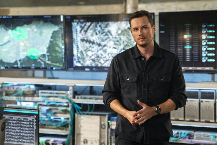 Jesse Lee Soffer as Supervisory Special Agent Wesley "We s" Mitchell – FBI: International Season 4 Premiere. "A leader, not a tourist"