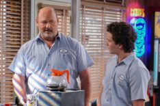 Will Sasso as Jim and Montana Jordan as Georgie in 'Georgie & Mandy’s First Marriage' - 'Secrets, Lies and a Chunk of Change'