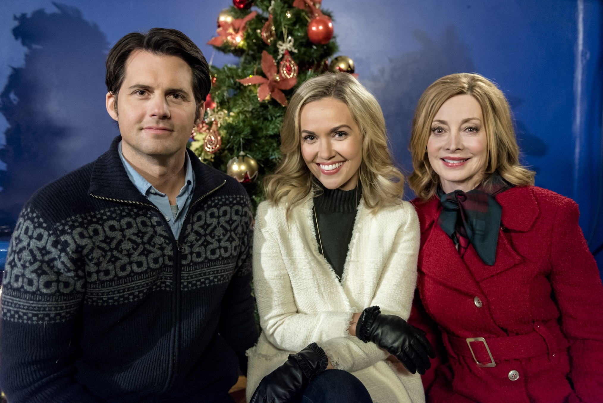 Kristoffer Polaha, Emilie Ullerup, Sharon Lawrence in 'Hearts of Christmas'