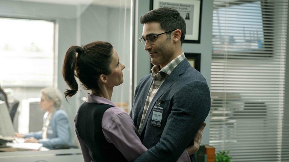 Elizabeth Tulloch as Lois Lane and Tyler Hoechlin as Clark Kent in 'Superman & Lois' Season 4 Episode 1 - 'The End & the Beginning'