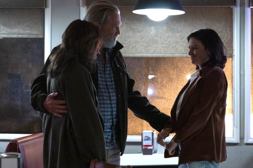 Amy Brenneman, Jeff Bridges, and Alia Shawkat in 'The Old Man' Season 2 finale 