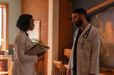 Tamberla Perry as Dr. Carol Pierce, Zachary Quinto as Dr. Oliver Wolf in Brilliant Minds - 'The First Responder'