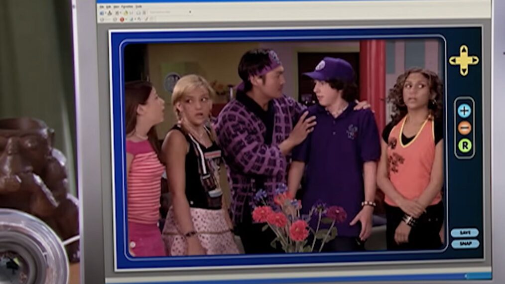 Alexa Nicolas, Jamie Lynn, Brian Tee, Sean Flynn and Kristin Herera in season 1 of Zoey 101.