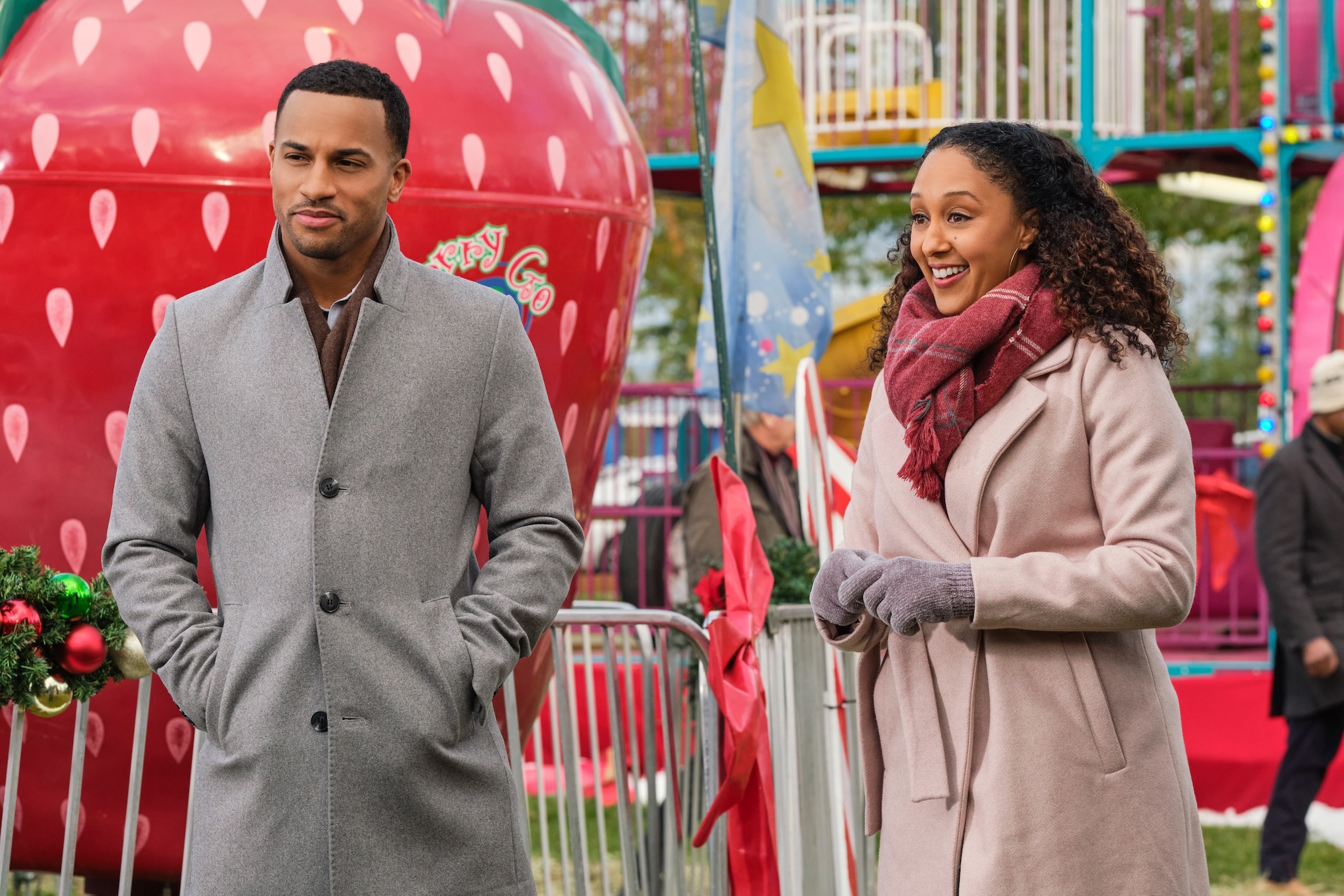 Michael Xavier, Tamera Mowry-Housley in 'Christmas Comes Twice'