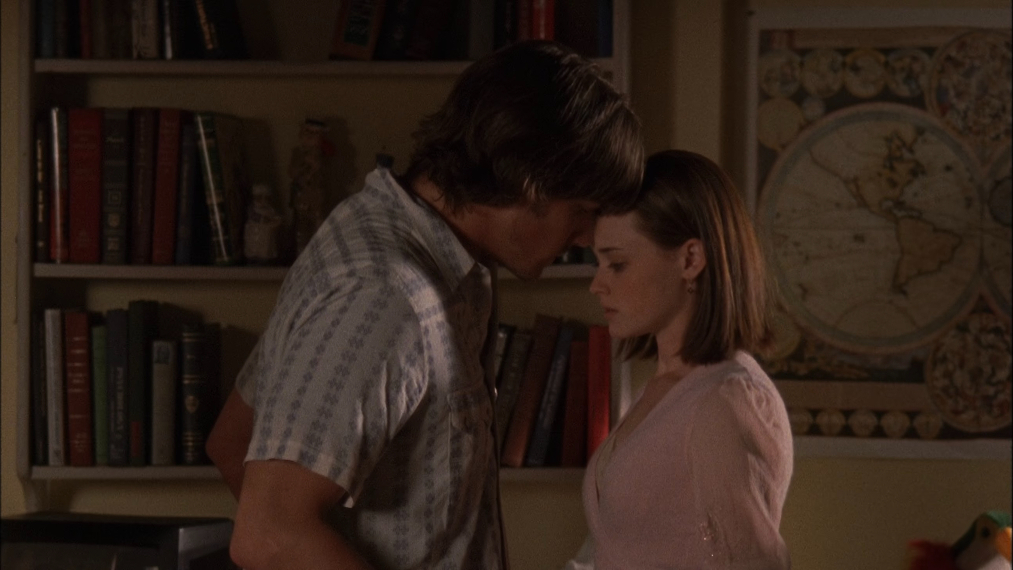 Jared Padalecki as Dean Forester and Alexis Bledel as Rory Gilmore in 'Gilmore Girls.'