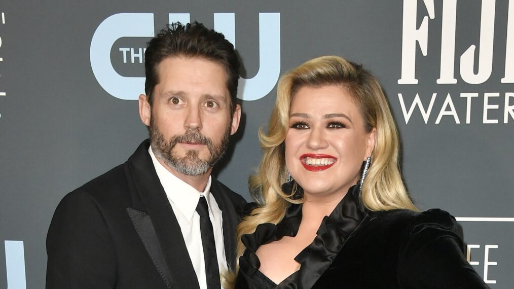 Kelly Clarkson Appears to Shade Ex-Husband Brandon Blackstock in New Christmas Video