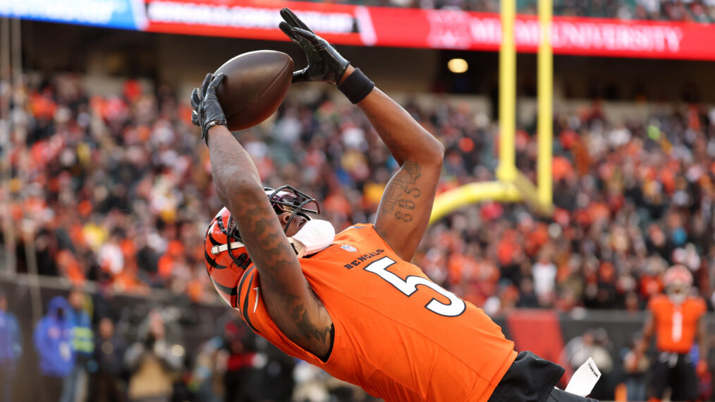 Tee Higgins #5 of the Cincinnati Bengals makes a catch during the fourth quarter against the Pittsburgh Steelers at Paycor Stadium on December 01, 2024 in Cincinnati, Ohio