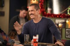 Steve Howey in 'Happy's Place'