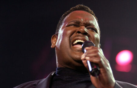 Singer Luther Vandross performs at the Mandalay Bay Resort September 20, 2002 in Las Vegas, Nevada.