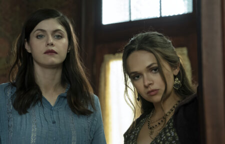 Alexandra Daddario as Dr. Rowan Fielding, Alyssa Jirrels as Moira Mayfair - Mayfair Witches Season 2, Episode 4