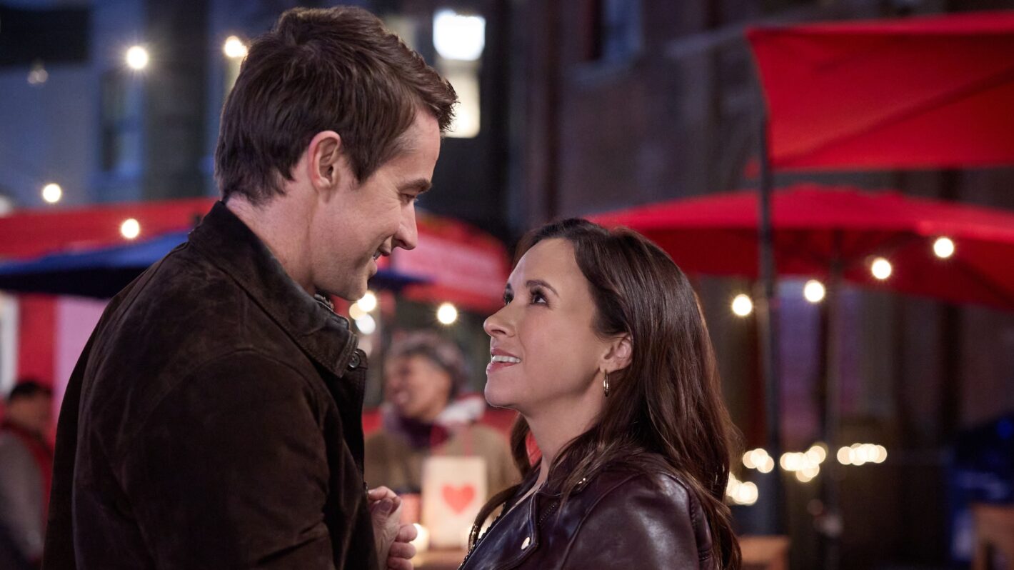 Lacey Chabert and Robert Buckley in 'An Unexpected Valentine'