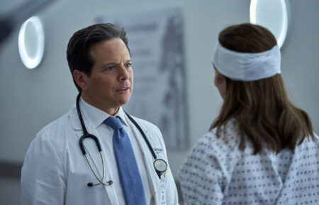 Scott Wolf as Richard and Molly Parker as Amy — 'Doc' Season 1 Episode 2 