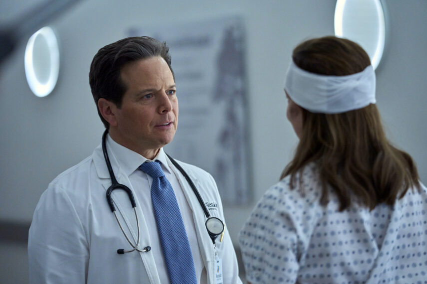 Scott Wolf as Richard and Molly Parker as Amy — 'Doc' Season 1 Episode 2 