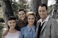 Shelley Fabares, Paul Petersen, Donna Reed, and Carl Betz in The Donna Reed Show