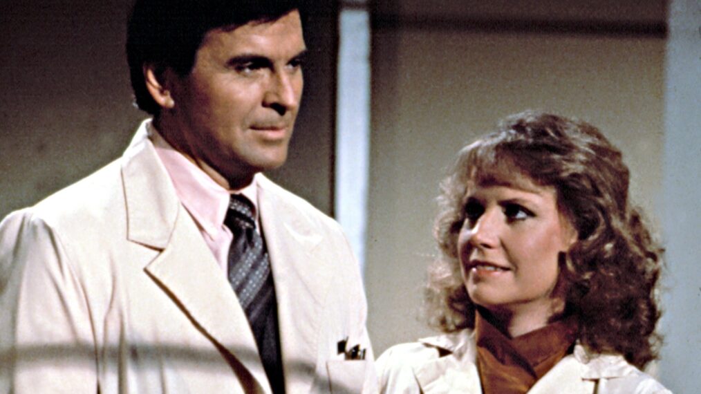 Stuart Damon and Leslie Charleson in 'General Hospital'