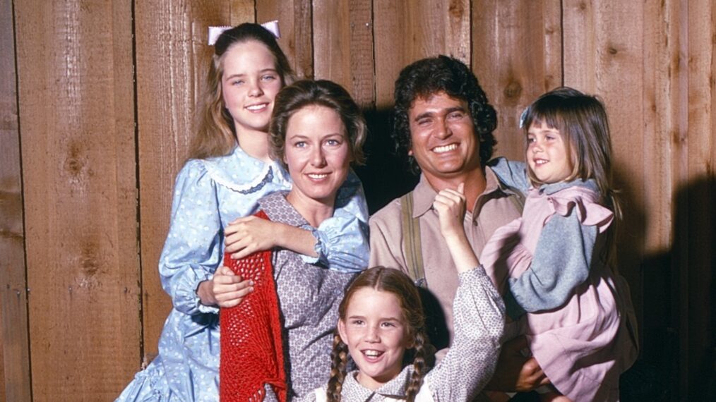 LITTLE HOUSE ON THE PRAIRIE, from left: Melissa Sue Anderson, Karen Grassle, Melissa Gilbert (bottom), Michael Landon, Lindsay / Sidney Greenbush, (1974), 1974-83.