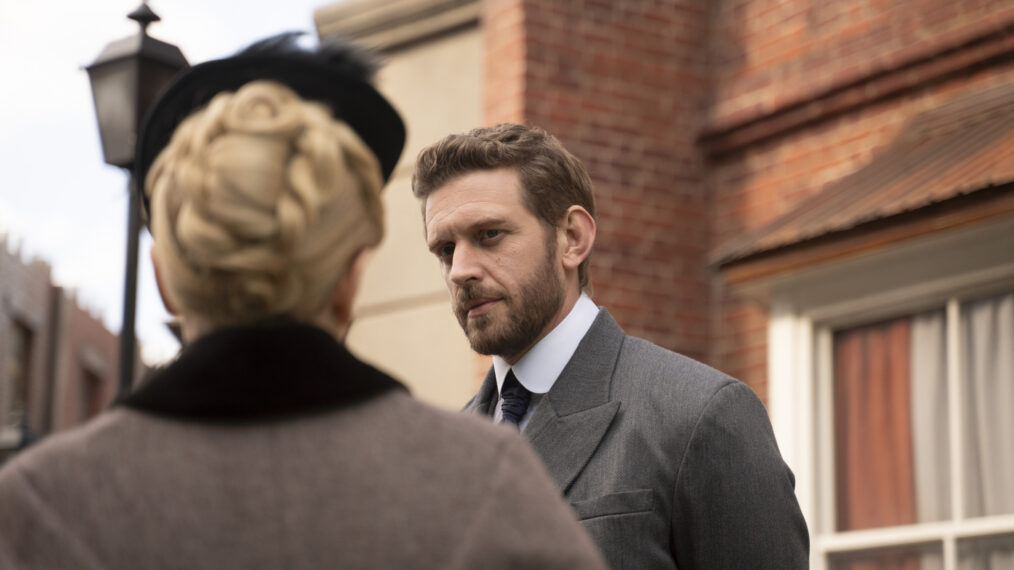 Alexander Blake (Tom Durant Pritchard), Eliza Scarlet (Kate Phillips) in 'Miss Scarlet' Season 5 Episode 2