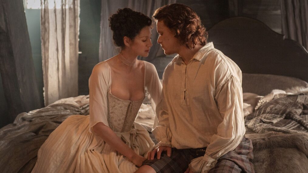 Caitriona Balfe and Sam Heughan in 'Outlander' Season 1