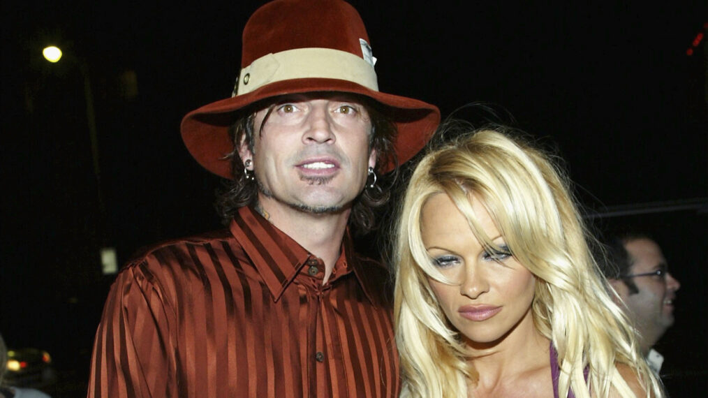 Tommy Lee and actress Pamela Anderson attend the film premiere of 'Scary Movie 3'