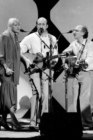 Peter, Paul and Mary Headshot