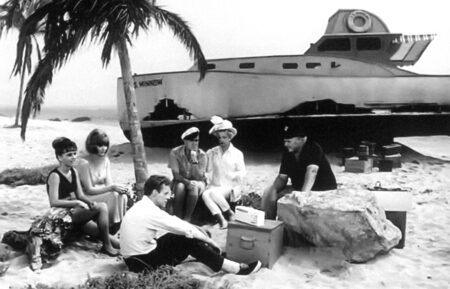 Dawn Wells, Tina Louise, Russell Johnson, Jim Backus, Natalie Schafer, and Alan Hale Jr in Gilligan's Island