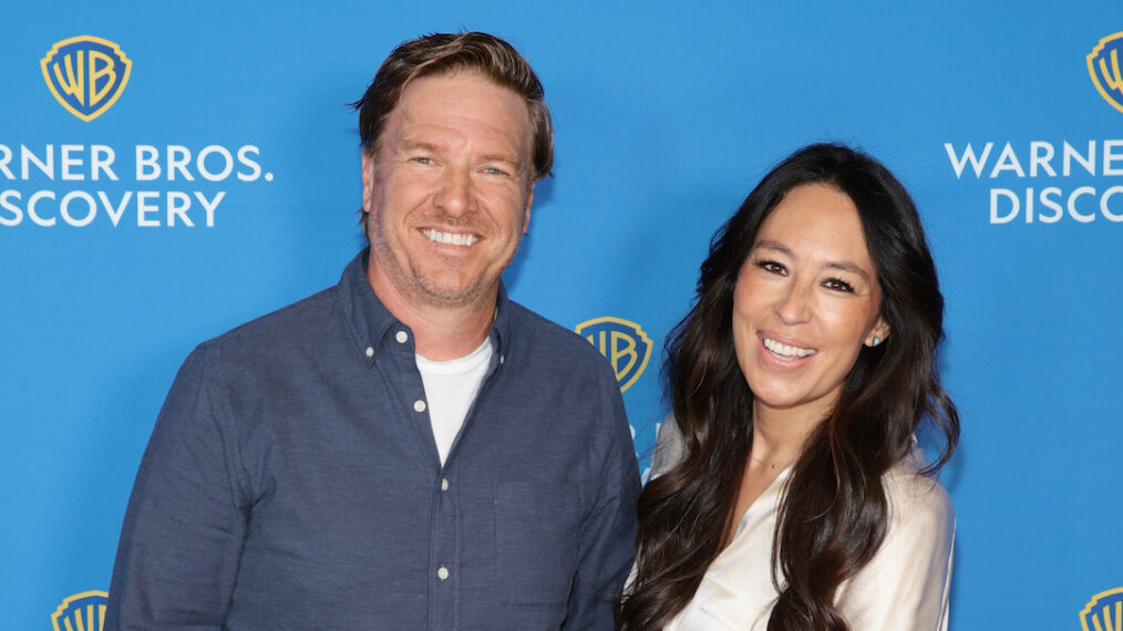 NEW YORK, NEW YORK - MAY 18: (EDITORS NOTE: This image has been retouched at the request of Warner Bros. Discovery.) Chip Gaines, Fixer Upper on Magnolia and Joanna Gaines, Fixer Upper on Magnolia attend the Warner Bros. Discovery Upfront 2022 arrivals on the red carpet at MSG Studios on May 18, 2022 in New York City.