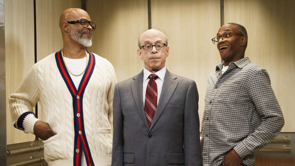 Damon Wayans as Poppa, Steven Hack as Bald Guy, and Tommy Davidson as Jarnold in 'Poppa's House' Season 1 Episode 10 - 'Elevator Friend'