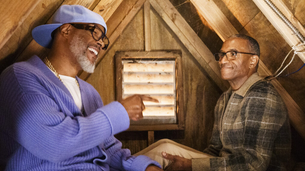 Damon Wayans and Tommy Davidson in 'Poppa's House' Season 1 Episode 10 - 'Elevator Friend'